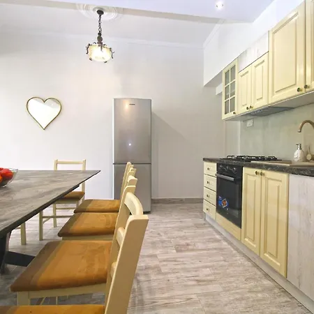 Fuer 10 Personen Ca 150 Qm In Pula, Istrien Istrische Riviera Apartment Pula