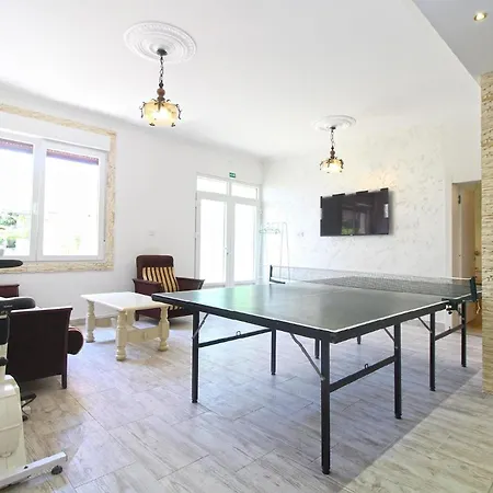 Fuer 10 Personen Ca 150 Qm In Pula, Istrien Istrische Riviera Apartment *